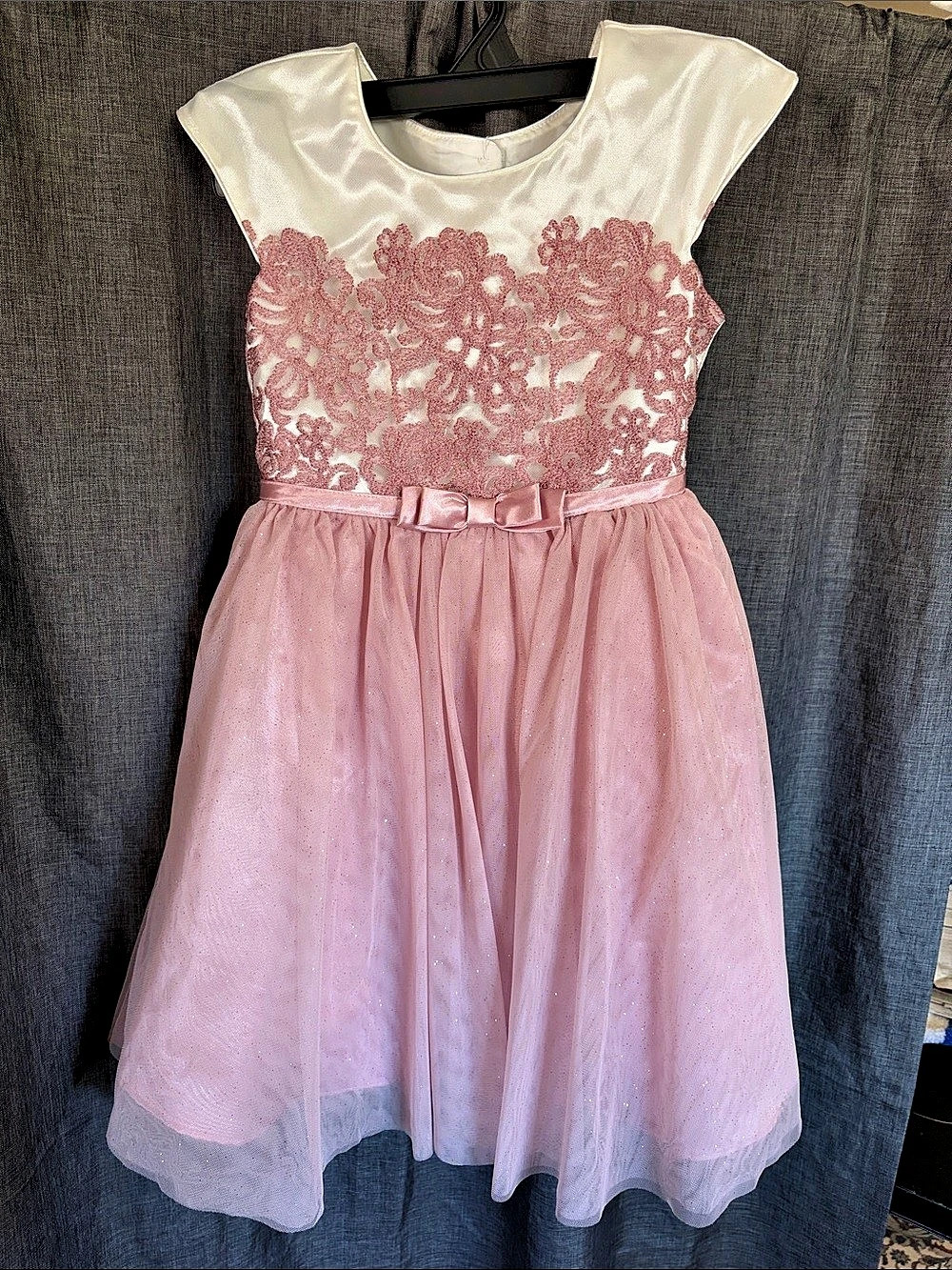 Jona Michelle Girls Size 6 Pink & White Formal Dress Like New